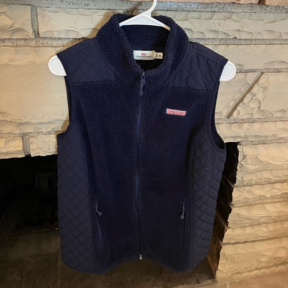 Excellent condition Vineyard Vines fleece vest